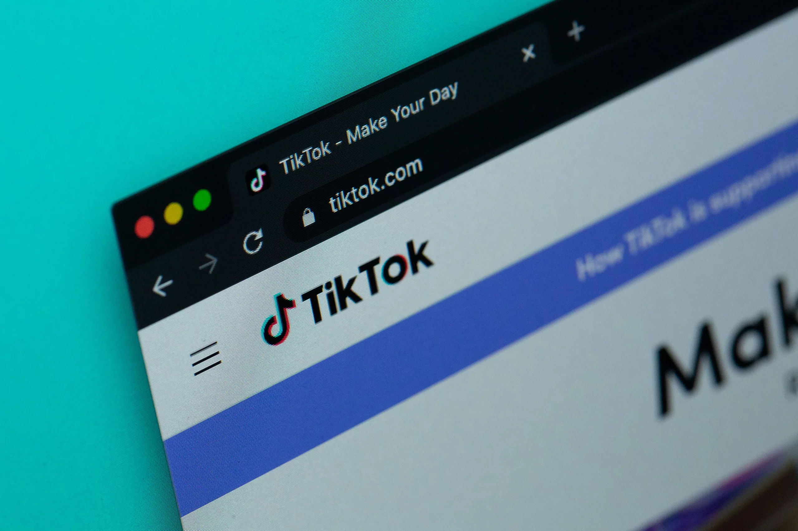 Halaman utama TikTok di browser sebagai contoh fenomena TikTokification