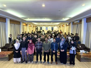 foto dosen fakultas komputer UVERS bersama prodi teknologi informasi UIB